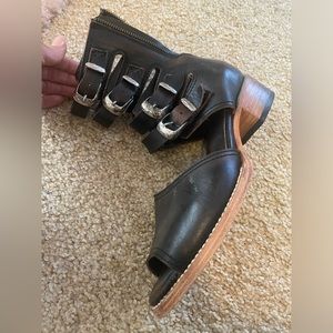 Womens Freebird, moto-style sandals